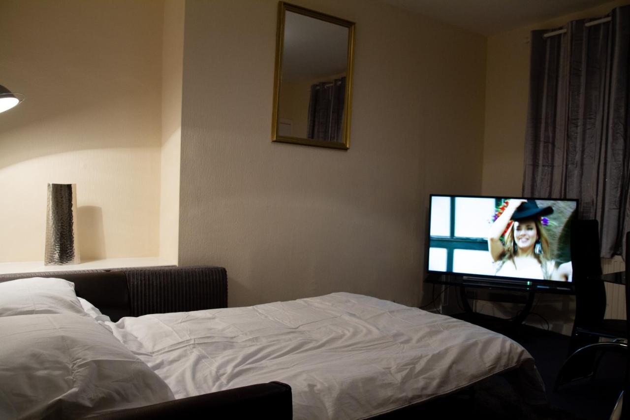 Апартаменти Carvetii - Fox House - 1St Floor Flat Sleeps Up To 8 Данфермлін Екстер'єр фото