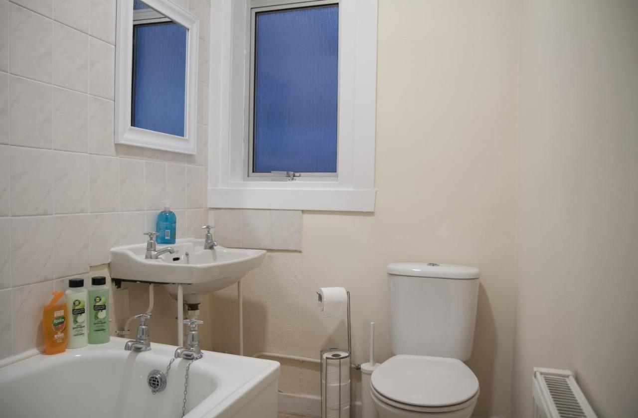 Апартаменти Carvetii - Fox House - 1St Floor Flat Sleeps Up To 8 Данфермлін Екстер'єр фото